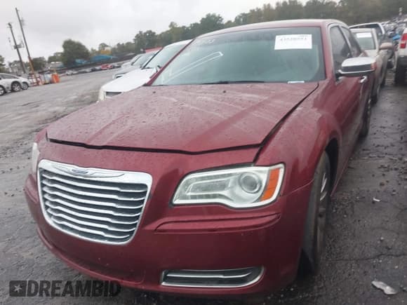 ✅ 2014 Chrysler 300 Uptown Edition • VIN: 2C3CCAAG5EH238455 • Лот: 43520551. Опубликован ранее на IAAI с пробегом 211 621 миль. Бесплатный доступ к архиву аукционных продаж из США и подробный отчёт об истории автомобиля на DreamBid. Изображение 6.