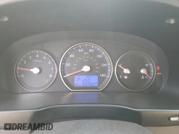 ✅ 2012 Hyundai Santa Fe Limited • VIN: 5XYZK3AB6CG152575 • Lot: 87521685. Listed on Copart with 92,260 mi. Free auction sales archive from the USA and detailed vehicle history report at DreamBid. Image 9.