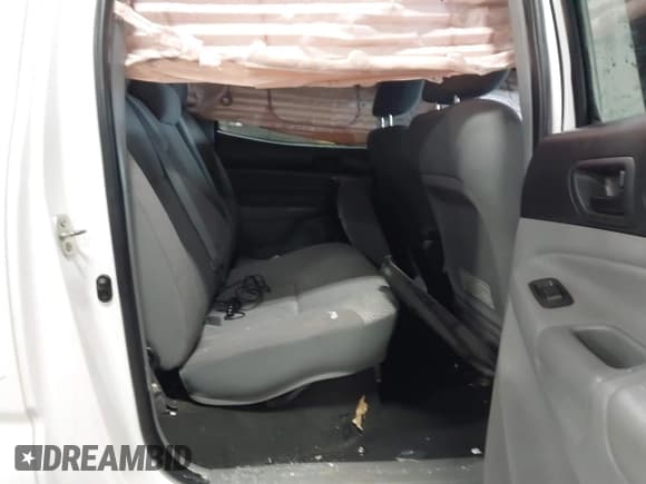 ✅ 2012 Toyota Tacoma • VIN: 3TMLU4EN9CM086455 • Lot: 41398671. Listed on IAAI with 241,138 mi. Free auction sales archive from the USA and detailed vehicle history report at DreamBid. Image 8.