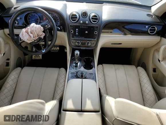 ✅ 2017 Bentley Bentayga W12 • VIN: SJAAC2ZV5HC015773 • Lot: 66370354. Listed on Copart with 65,944 mi. Free auction sales archive from the USA and detailed vehicle history report at DreamBid. Image 8.
