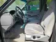 ✅ 1998 Ford F-150 • VIN: 1FTRX18L6WKC42389 • Lot: 54330625. Wystawiony na Copart z przebiegiem 157 510 mil. Bezpłatny archiwum sprzedaży aukcyjnych z USA i szczegółowy raport historii pojazdu na DreamBid. Zdjęcie 7.