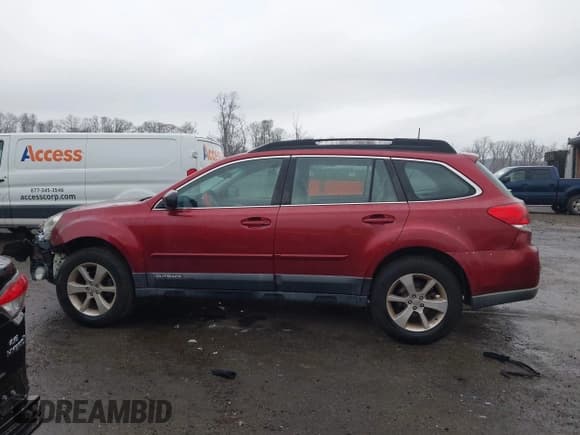 ✅ 2014 Subaru Outback 2.5i • VIN: 4S4BRBAC9E3232262 • Lot: 43789512. Wystawiony na IAAI z przebiegiem 214 561 mil. Bezpłatny archiwum sprzedaży aukcyjnych z USA i szczegółowy raport historii pojazdu na DreamBid. Zdjęcie 14.