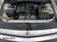 ✅ 2010 Dodge Challenger SE • VIN: 2B3CJ4DVXAH319377 • Lot: 79056964. Wystawiony na Copart z przebiegiem 201 523 mil. Bezpłatny archiwum sprzedaży aukcyjnych z USA i szczegółowy raport historii pojazdu na DreamBid. Zdjęcie 11.