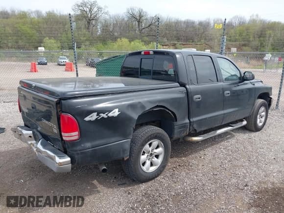 ✅ 2004 Dodge Dakota SLT • VIN: 1D7HG48N54S664848 • Lot: 42152635. Wystawiony na IAAI z przebiegiem 153 824 mil. Bezpłatny archiwum sprzedaży aukcyjnych z USA i szczegółowy raport historii pojazdu na DreamBid. Zdjęcie 4.
