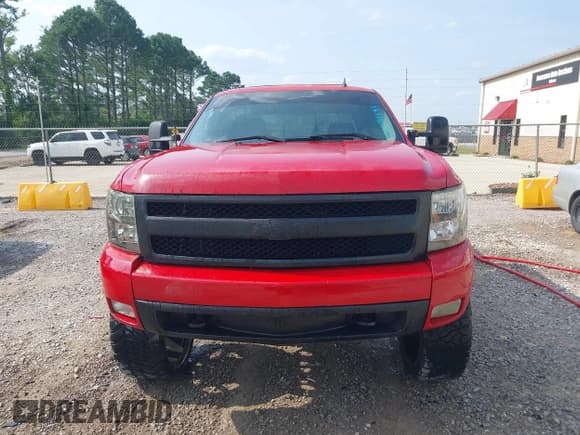 ✅ 2008 Chevrolet Silverado 1500 LTZ • VIN: 2GCEK13Y281241713 • Lot: 42490545. Listed on IAAI with 251,667 mi. Free auction sales archive from the USA and detailed vehicle history report at DreamBid. Image 12.