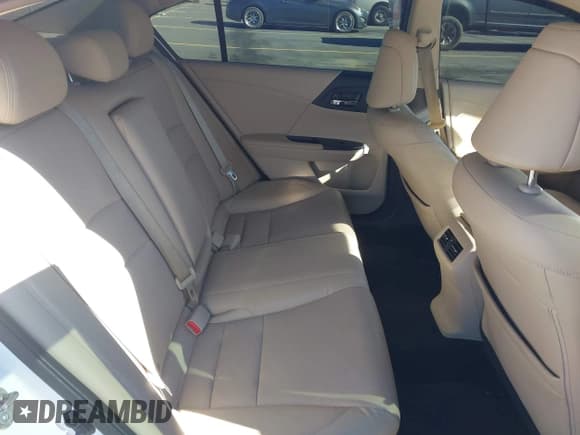 ✅ 2015 Honda Accord EX-L • VIN: 1HGCR2F8XFA043681 • Lot: 43705796. Listed on IAAI with 105,460 mi. Free auction sales archive from the USA and detailed vehicle history report at DreamBid. Image 8.