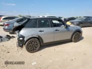 ✅ 2025 MINI Hardtop 4 Door Cooper S • VIN: WMW53GD08S2W73932 • Lot: 84073345. Listed on Copart with 1,291 mi. Free auction sales archive from the USA and detailed vehicle history report at DreamBid. Image 3.