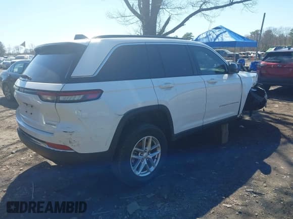 ✅ 2024 Jeep Grand Cherokee Laredo • VIN: 1C4RJHAG3RC179449 • Lot: 41982811. Listed on IAAI with 26,518 mi. Free auction sales archive from the USA and detailed vehicle history report at DreamBid. Image 4.