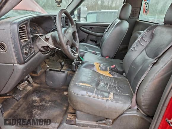 ✅ 2003 Chevrolet Silverado 2500HD Work Truck • VIN: 1GCHK24U83E121677 • Lot: 93303155. Wystawiony na Copart z przebiegiem 160 497 mil. Bezpłatny archiwum sprzedaży aukcyjnych z USA i szczegółowy raport historii pojazdu na DreamBid. Zdjęcie 7.