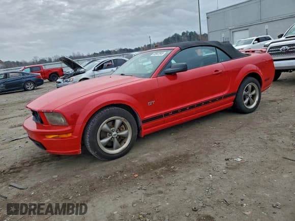 ✅ 2007 Ford Mustang GT Deluxe • VIN: 1ZVHT85H575197510 • Lot: 93947845. Listed on Copart with 163,714 mi. Free auction sales archive from the USA and detailed vehicle history report at DreamBid. Image 1.