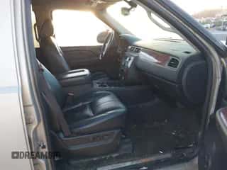 2008 Chevrolet Tahoe LTZ с VIN 1GNFK13018J115502, выставлен на аукционе IAAI как лот 43488298 с пробегом 204 085 миль миль и . История ставок и продаж доступна на DreamBid. Изображение 5.