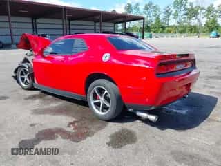 2010 Dodge Challenger SE z VIN 2B3CJ4DV7AH102580, wystawiony jako IAAI lot #43149135 z przebiegiem Nie podano mil oraz . Historia ofert i sprzedaży dostępna na DreamBid. Obrazek 3.