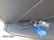 ✅ 2023 Volkswagen Tiguan SE R-Line Black • VIN: 3VVCB7AX0PM062647 • Lot: 43512995. Wystawiony na IAAI z przebiegiem 34 220 mil. Bezpłatny archiwum sprzedaży aukcyjnych z USA i szczegółowy raport historii pojazdu na DreamBid. Zdjęcie 11.