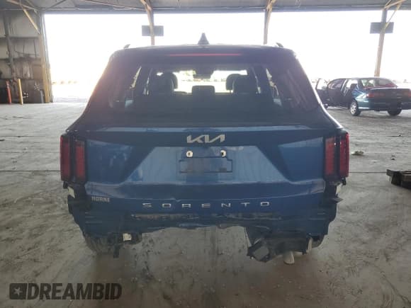 ✅ 2022 Kia Sorento S • VIN: 5XYRL4LC1NG082981 • Lot: 91433505. Listed on Copart with 60,117 mi. Free auction sales archive from the USA and detailed vehicle history report at DreamBid. Image 6.