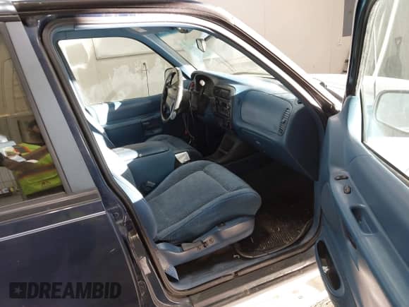 1997 Ford Explorer XL with VIN 1FMDU34XXVUA71409, listed as a IAAI auction lot 43496833 with 201,111 mi miles and . Bid and sale history available at DreamBid. Image 5.