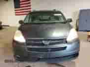 2005 Toyota Sienna LE z VIN 5TDZA23C45S348443, wystawiony jako Copart lot #90807535 z przebiegiem 200 755 mil mil oraz Szkoda całkowita • Salvage title. Historia ofert i sprzedaży dostępna na DreamBid. Obrazek 5.