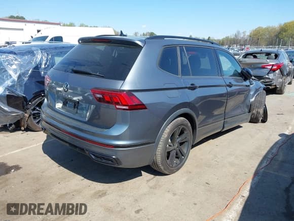 ✅ 2024 Volkswagen Tiguan SE R-Line Black • VIN: 3VVCB7AX2RM010794 • Lot: 41894596. Wystawiony na IAAI z przebiegiem 25 136 mil. Bezpłatny archiwum sprzedaży aukcyjnych z USA i szczegółowy raport historii pojazdu na DreamBid. Zdjęcie 4.