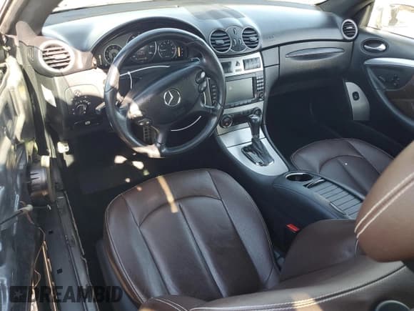 ✅ 2009 Mercedes-Benz CLK 350 • VIN: WDBTJ56H69F267074 • Lot: 69271215. Listed on Copart with 123,694 mi. Free auction sales archive from the USA and detailed vehicle history report at DreamBid. Image 8.