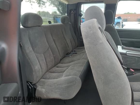 ✅ 2004 Chevrolet Silverado 1500 LS • VIN: 2GCEC19T441270567 • Lot: 69769684. Listed on Copart with 174,118 mi. Free auction sales archive from the USA and detailed vehicle history report at DreamBid. Image 10.