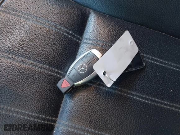 ✅ 2015 Mercedes-Benz GL 450 • VIN: 4JGDF6EE3FA562156 • Lot: 42630928. Wystawiony na IAAI z przebiegiem 174 218 mil. Bezpłatny archiwum sprzedaży aukcyjnych z USA i szczegółowy raport historii pojazdu na DreamBid. Zdjęcie 11.