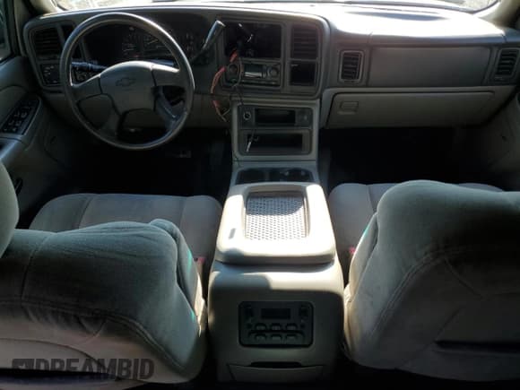 ✅ 2004 Chevrolet Tahoe LS • VIN: 1GNEC13T34J298026 • Lot: 70415785. Listed on Copart with 262,614 mi. Free auction sales archive from the USA and detailed vehicle history report at DreamBid. Image 8.