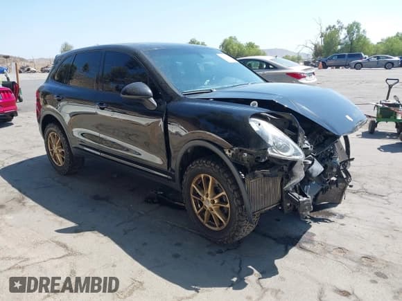 ✅ 2013 Porsche Cayenne Diesel • VIN: WP1AF2A27DLA39203 • Lot: 42982581. Wystawiony na IAAI z przebiegiem 148 511 mil. Bezpłatny archiwum sprzedaży aukcyjnych z USA i szczegółowy raport historii pojazdu na DreamBid. Zdjęcie 1.
