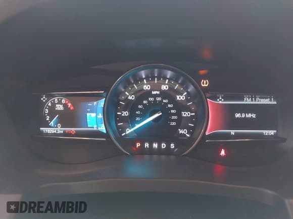 ✅ 2017 Ford Explorer XLT • VIN: 1FM5K7DH9HGC17523 • Lot: 42930672. Listed on IAAI with 178,294 mi. Free auction sales archive from the USA and detailed vehicle history report at DreamBid. Image 7.