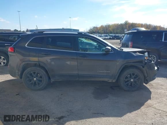 ✅ 2017 Jeep Cherokee 75th Anniversary Edition • VIN: 1C4PJMCB1HW568329 • Лот: 43530261. Опубликован ранее на IAAI с пробегом 111 410 миль. Бесплатный доступ к архиву аукционных продаж из США и подробный отчёт об истории автомобиля на DreamBid. Изображение 13.