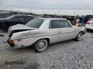 ✅ 1976 Mercedes-Benz 280 • VIN: 11407312106913 • Лот: 80429665. Опубликован ранее на Copart с пробегом 77 230 миль. Бесплатный доступ к архиву аукционных продаж из США и подробный отчёт об истории автомобиля на DreamBid. Изображение 3.