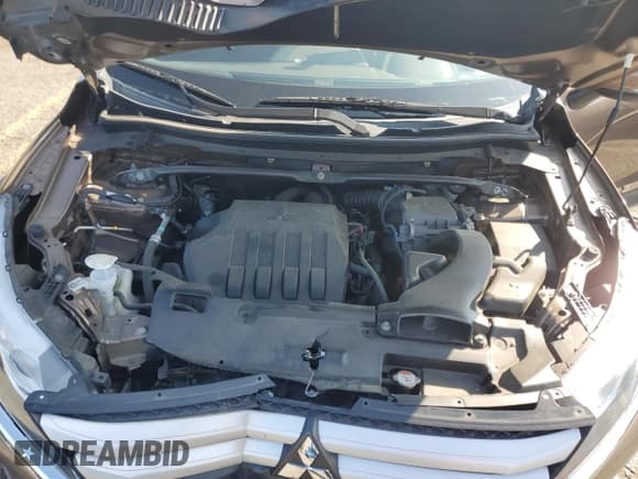 ✅ 2019 Mitsubishi Eclipse Cross ES • VIN: JA4AS3AA4KZ017416 • Lot: 71772565. Wystawiony na Copart z przebiegiem 67 939 mil. Bezpłatny archiwum sprzedaży aukcyjnych z USA i szczegółowy raport historii pojazdu na DreamBid. Zdjęcie 11.