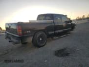 ✅ 2002 Chevrolet Silverado 1500 LT • VIN: 1GCEK19T72E192221 • Lot: 91736095. Listed on Copart with 203,752 mi. Free auction sales archive from the USA and detailed vehicle history report at DreamBid. Image 3.