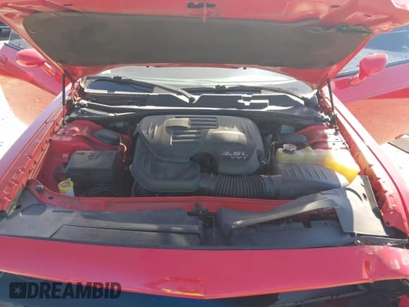 ✅ 2018 Dodge Challenger SXT Plus • VIN: 2C3CDZAG9JH314622 • Lot: 43451590. Wystawiony na IAAI z przebiegiem 152 538 mil. Bezpłatny archiwum sprzedaży aukcyjnych z USA i szczegółowy raport historii pojazdu na DreamBid. Zdjęcie 10.