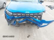 ✅ 2022 Jeep Compass Latitude • VIN: 3C4NJDBB9NT231501 • Lot: 43703819. Wystawiony na IAAI z przebiegiem Nie podano. Bezpłatny archiwum sprzedaży aukcyjnych z USA i szczegółowy raport historii pojazdu na DreamBid. Zdjęcie 6.