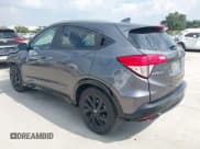 ✅ 2021 Honda HR-V Sport • VIN: 3CZRU5H1XMM714222 • Lot: 43228883. Wystawiony na IAAI z przebiegiem 13 023 mil. Bezpłatny archiwum sprzedaży aukcyjnych z USA i szczegółowy raport historii pojazdu na DreamBid. Zdjęcie 3.