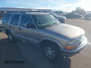 ✅ 2001 Chevrolet Blazer LT • VIN: 1GNDT13W012114656 • Lot: 41659020. Wystawiony na IAAI z przebiegiem 149 713 mil. Bezpłatny archiwum sprzedaży aukcyjnych z USA i szczegółowy raport historii pojazdu na DreamBid. Zdjęcie 1.