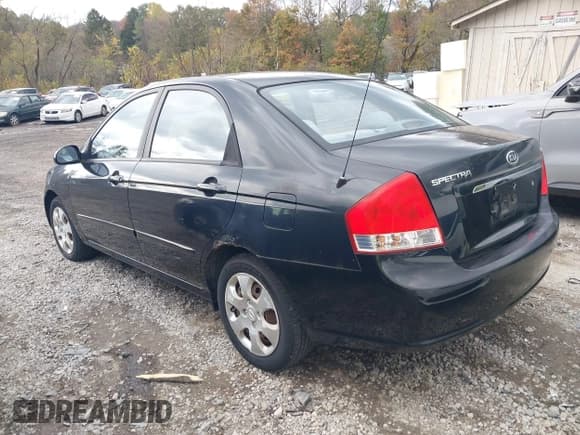 ✅ 2009 Kia Spectra EX • VIN: KNAFE222995643918 • Lot: 43543951. Wystawiony na IAAI z przebiegiem 92 051 mil. Bezpłatny archiwum sprzedaży aukcyjnych z USA i szczegółowy raport historii pojazdu na DreamBid. Zdjęcie 3.
