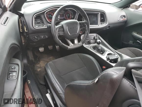 ✅ 2018 Dodge Challenger SRT Hellcat Widebody • VIN: 2C3CDZC97JH208877 • Lot: 68181424. Wystawiony na Copart z przebiegiem 52 777 mil. Bezpłatny archiwum sprzedaży aukcyjnych z USA i szczegółowy raport historii pojazdu na DreamBid. Zdjęcie 8.