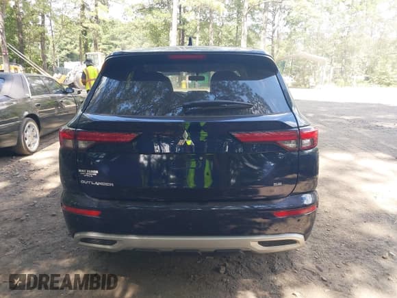✅ 2024 Mitsubishi Outlander SE • VIN: JA4J3VA82RZ042539 • Lot: 42838277. Listed on IAAI with 13,356 mi. Free auction sales archive from the USA and detailed vehicle history report at DreamBid. Image 17.