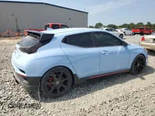 2022 Hyundai Veloster with VIN KMHT36AHXNU013930, listed as a Copart auction lot 70029554 with 22,576 mi miles and Salvage title. Bid and sale history available at DreamBid. Image 3.