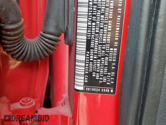 ✅ 2018 Volkswagen Beetle S • VIN: 3VWFD7AT8JM718231 • Lot: 80254985. Wystawiony na Copart z przebiegiem 48 457 mil. Bezpłatny archiwum sprzedaży aukcyjnych z USA i szczegółowy raport historii pojazdu na DreamBid. Zdjęcie 12.