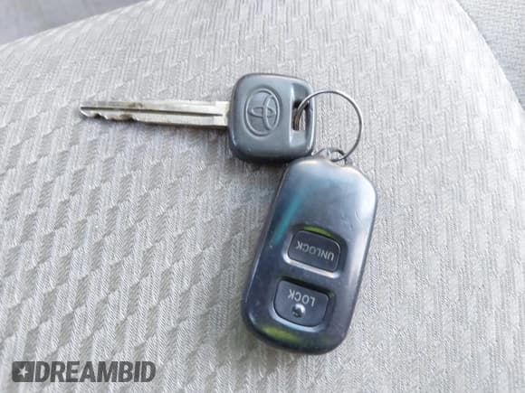 ✅ 2006 Toyota Highlander • VIN: JTEGD21A160146188 • Lot: 43820305. Listed on IAAI with 210,756 mi. Free auction sales archive from the USA and detailed vehicle history report at DreamBid. Image 11.