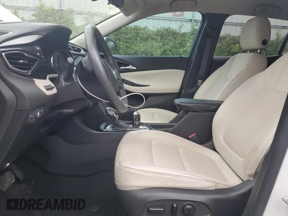 ✅ 2022 Buick Encore GX Essence • VIN: KL4MMFSL3NB043205 • Lot: 83946155. Listed on Copart with 28,866 mi. Free auction sales archive from the USA and detailed vehicle history report at DreamBid. Image 7.