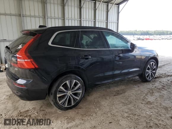 ✅ 2022 Volvo XC60 Momentum • VIN: YV4L12DK8N1079532 • Lot: 68287515. Listed on Copart with 53,617 mi. Free auction sales archive from the USA and detailed vehicle history report at DreamBid. Image 3.