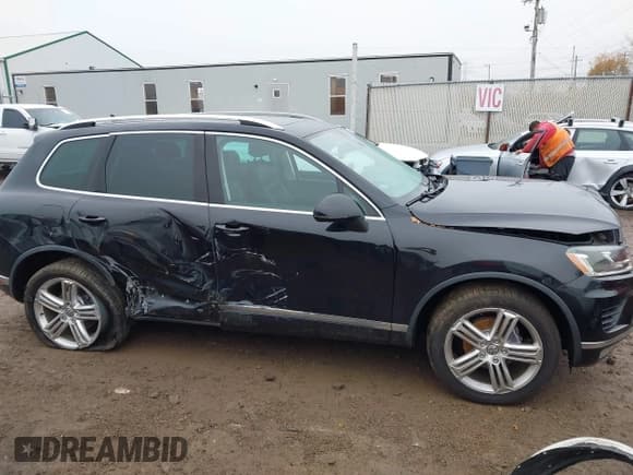 ✅ 2016 Volkswagen Touareg Lux • VIN: WVGEF9BPXGD011654 • Лот: 43754483. Опубликован ранее на IAAI с пробегом 126 520 миль. Бесплатный доступ к архиву аукционных продаж из США и подробный отчёт об истории автомобиля на DreamBid. Изображение 13.