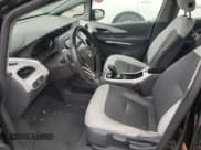 ✅ 2017 Chevrolet Bolt EV Premier • VIN: 1G1FX6S03H4147464 • Lot: 76112294. Wystawiony na Copart z przebiegiem Nie podano. Bezpłatny archiwum sprzedaży aukcyjnych z USA i szczegółowy raport historii pojazdu na DreamBid. Zdjęcie 7.