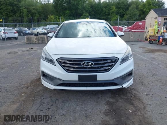 ✅ 2015 Hyundai Sonata Sport • VIN: 5NPE34AB5FH119713 • Lot: 43105633. Wystawiony na IAAI z przebiegiem 223 845 mil. Bezpłatny archiwum sprzedaży aukcyjnych z USA i szczegółowy raport historii pojazdu na DreamBid. Zdjęcie 12.