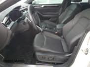 ✅ 2023 Volkswagen Arteon SEL R-Line • VIN: WVWSR7ANXPE013112 • Lot: 74192954. Wystawiony na Copart z przebiegiem Nie podano. Bezpłatny archiwum sprzedaży aukcyjnych z USA i szczegółowy raport historii pojazdu na DreamBid. Zdjęcie 7.