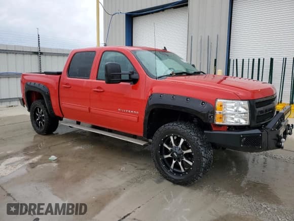 ✅ 2011 Chevrolet Silverado 1500 LTZ • VIN: 3GCPKTE3XBG119783 • Lot: 85737655. Wystawiony na Copart z przebiegiem 200 652 mil. Bezpłatny archiwum sprzedaży aukcyjnych z USA i szczegółowy raport historii pojazdu na DreamBid. Zdjęcie 4.