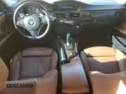 ✅ 2009 BMW 3 Series 335i • VIN: WBAPM73539E191719 • Lot: 47245235. Wystawiony na Copart z przebiegiem 123 637 mil. Bezpłatny archiwum sprzedaży aukcyjnych z USA i szczegółowy raport historii pojazdu na DreamBid. Zdjęcie 8.