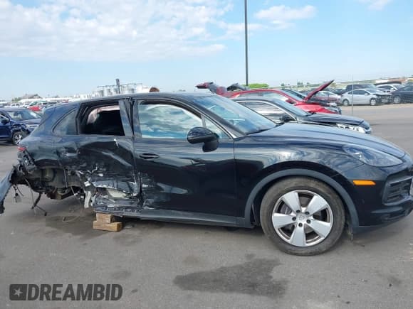 ✅ 2020 Porsche Cayenne • VIN: WP1AA2AY7LDA01031 • Lot: 42258014. Wystawiony na IAAI z przebiegiem 72 332 mil. Bezpłatny archiwum sprzedaży aukcyjnych z USA i szczegółowy raport historii pojazdu na DreamBid. Zdjęcie 13.